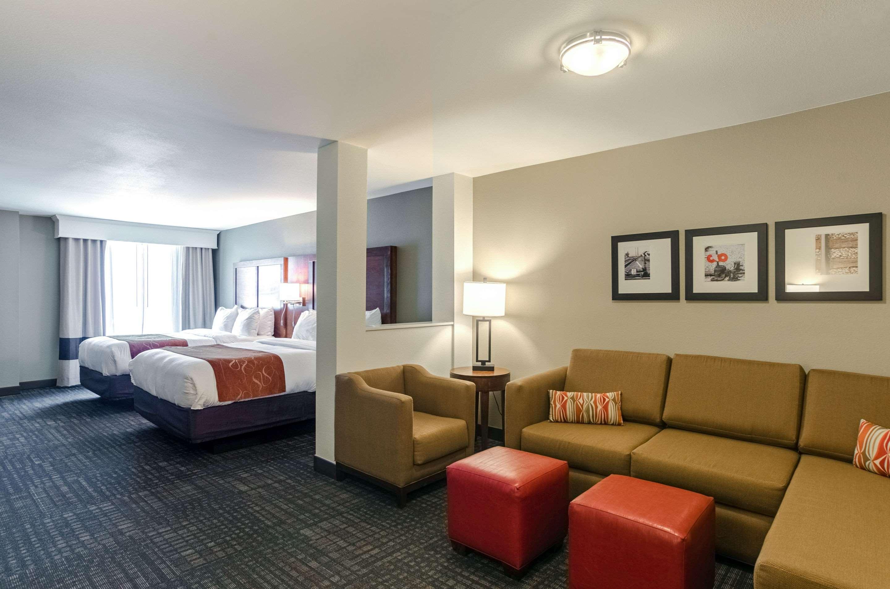 Comfort Suites Loveland Exterior photo