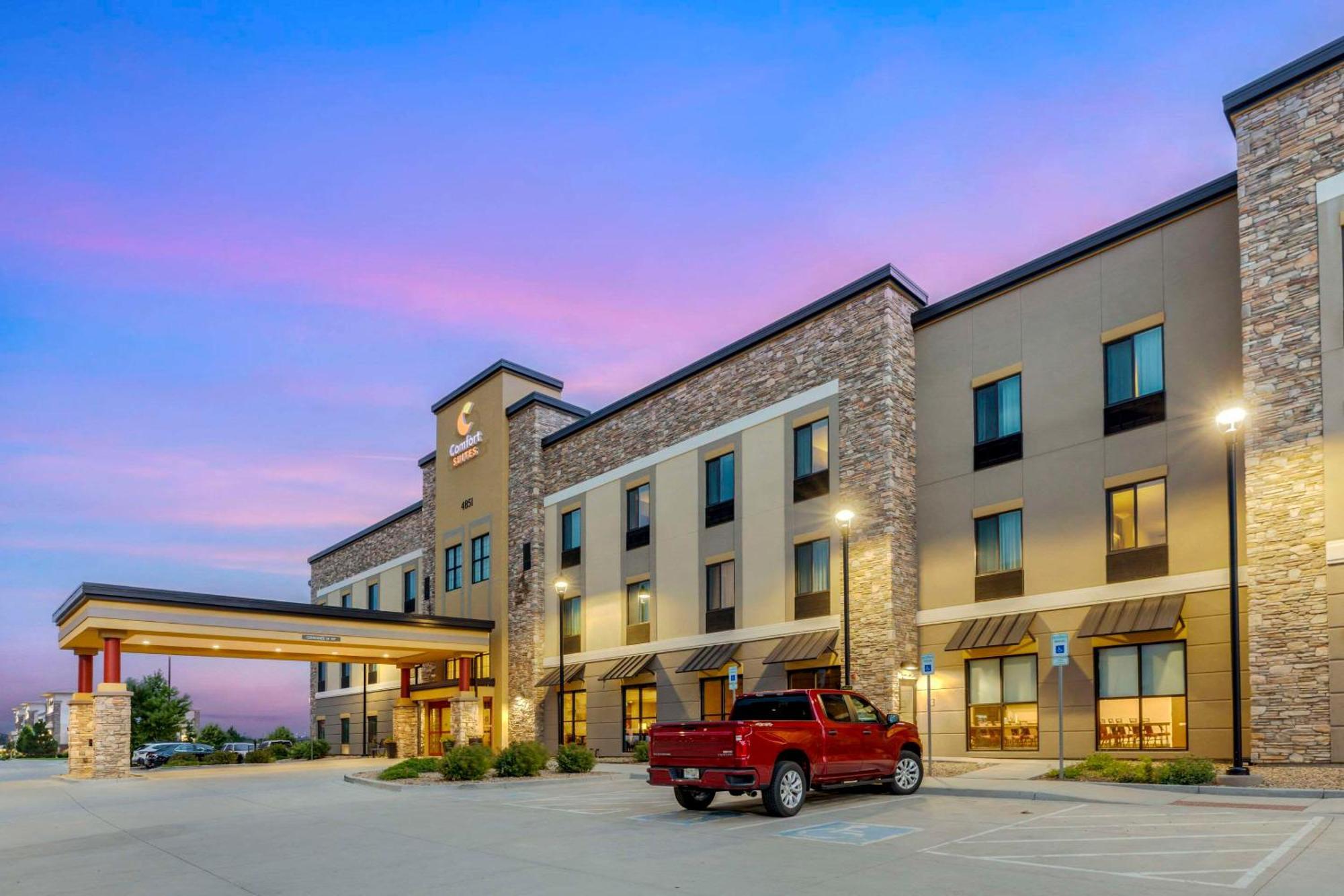 Comfort Suites Loveland Exterior photo