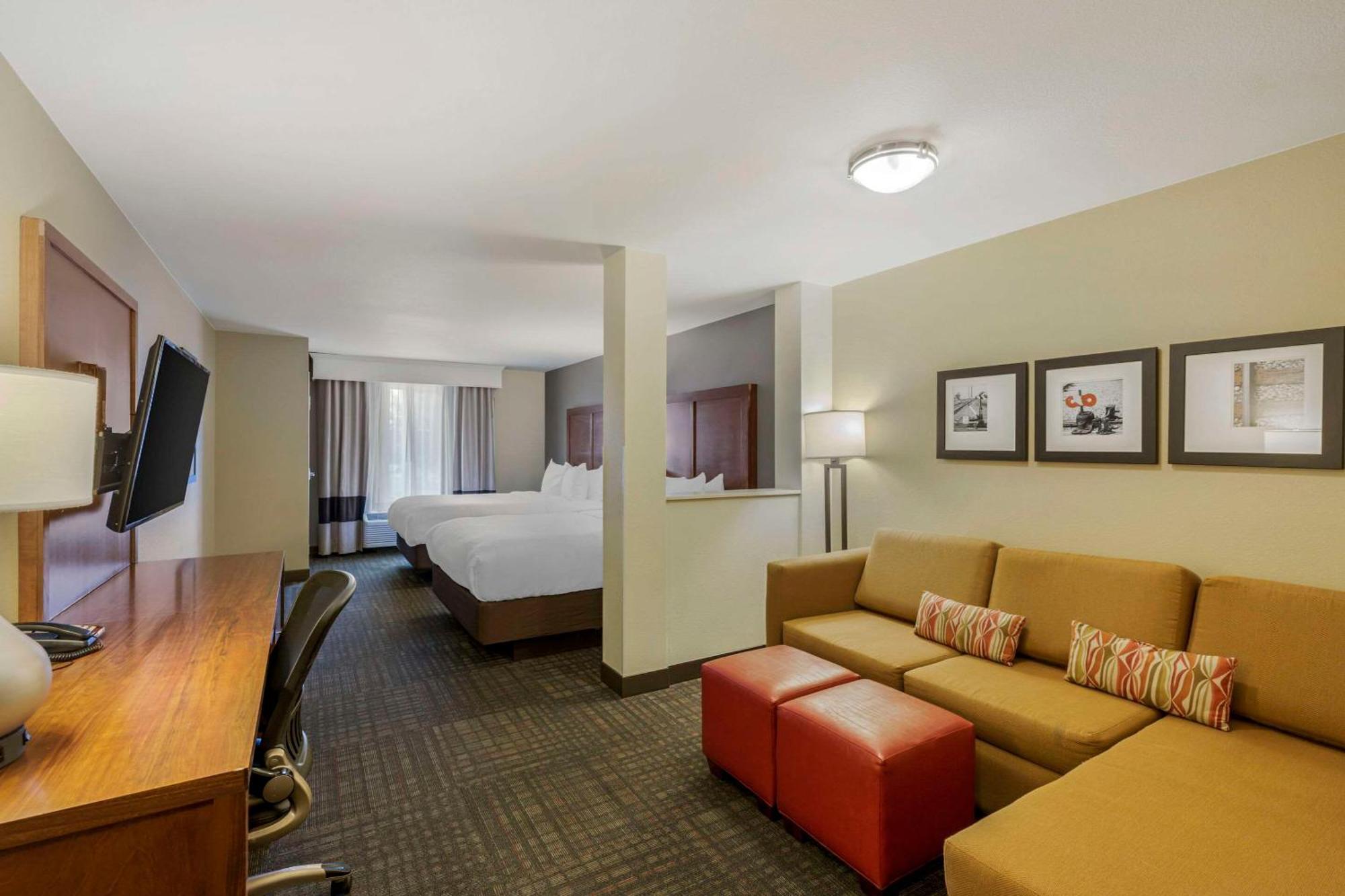 Comfort Suites Loveland Exterior photo