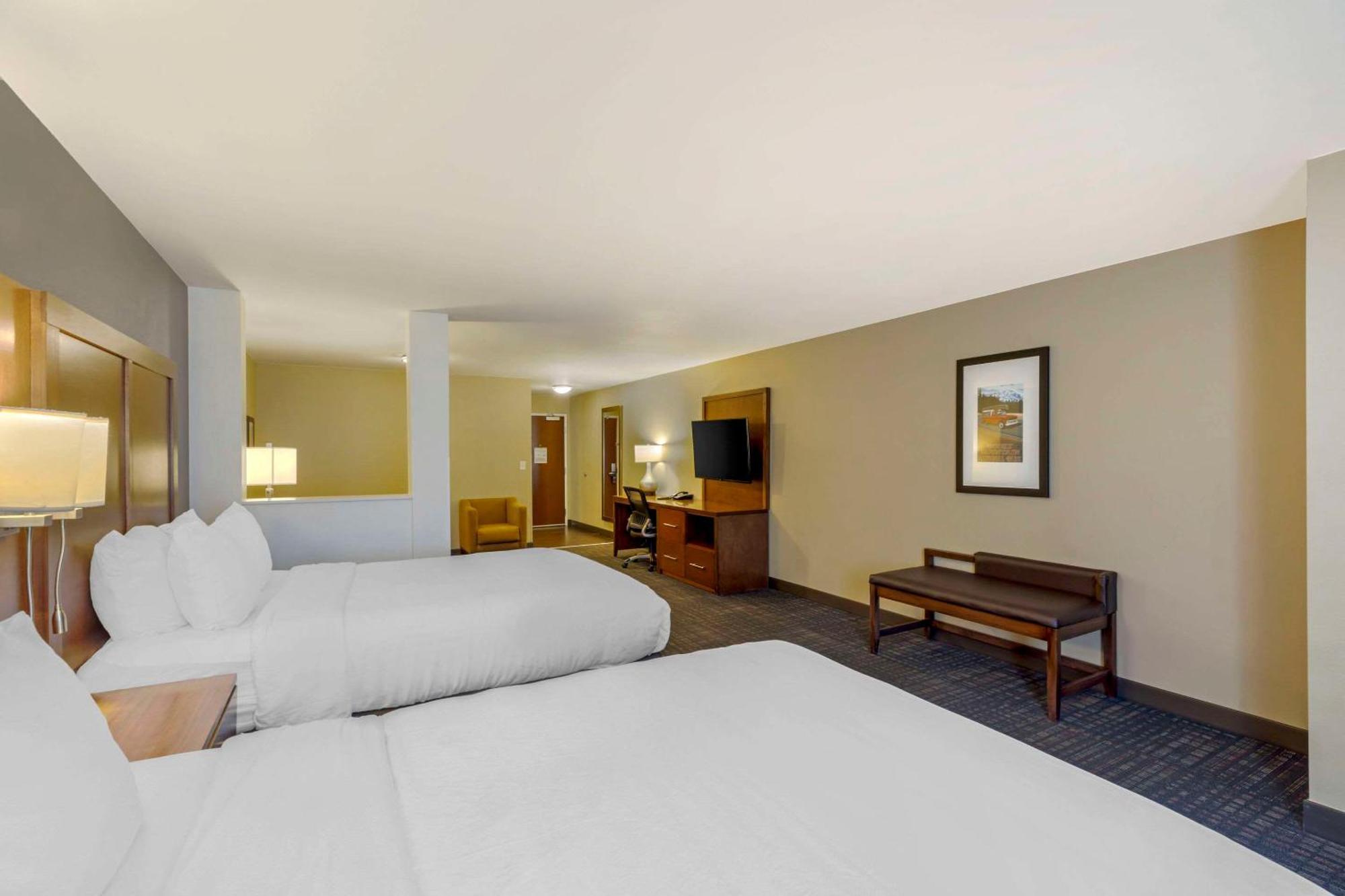 Comfort Suites Loveland Exterior photo