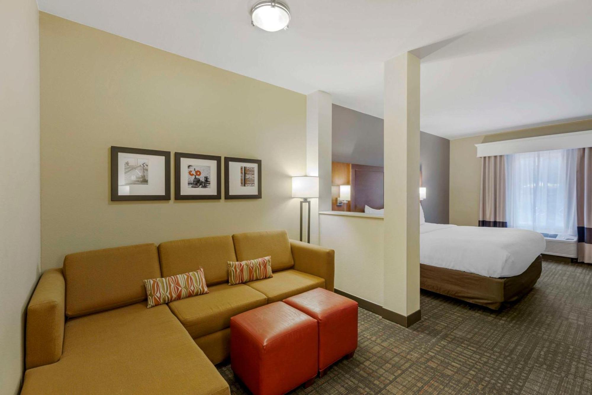 Comfort Suites Loveland Exterior photo