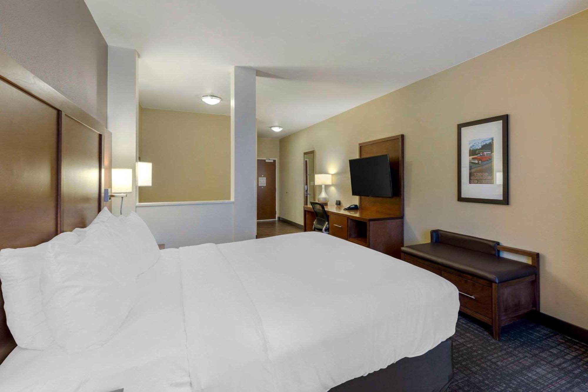 Comfort Suites Loveland Exterior photo