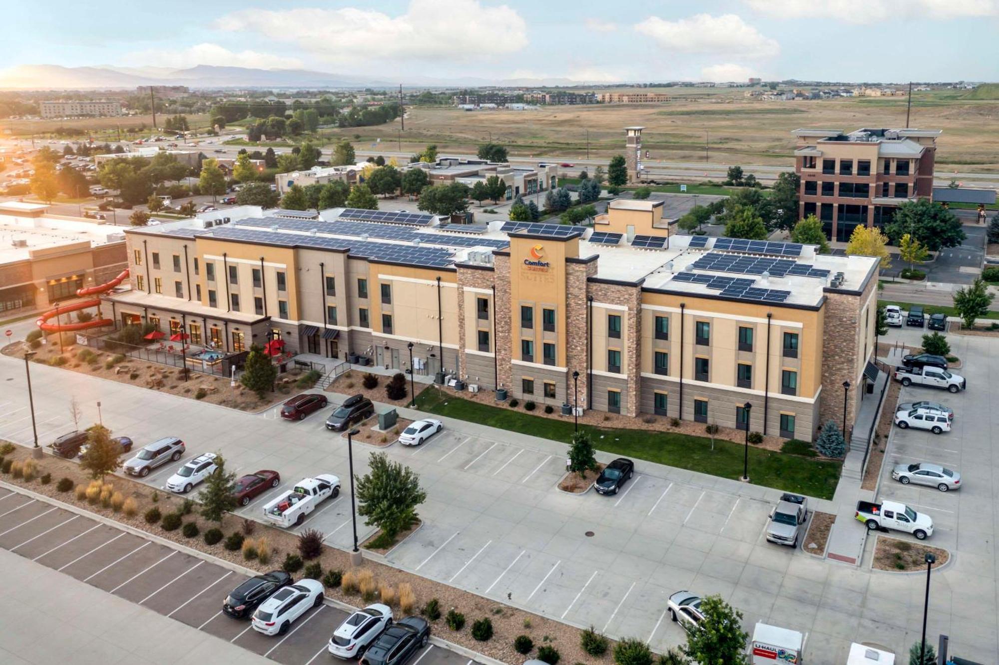 Comfort Suites Loveland Exterior photo