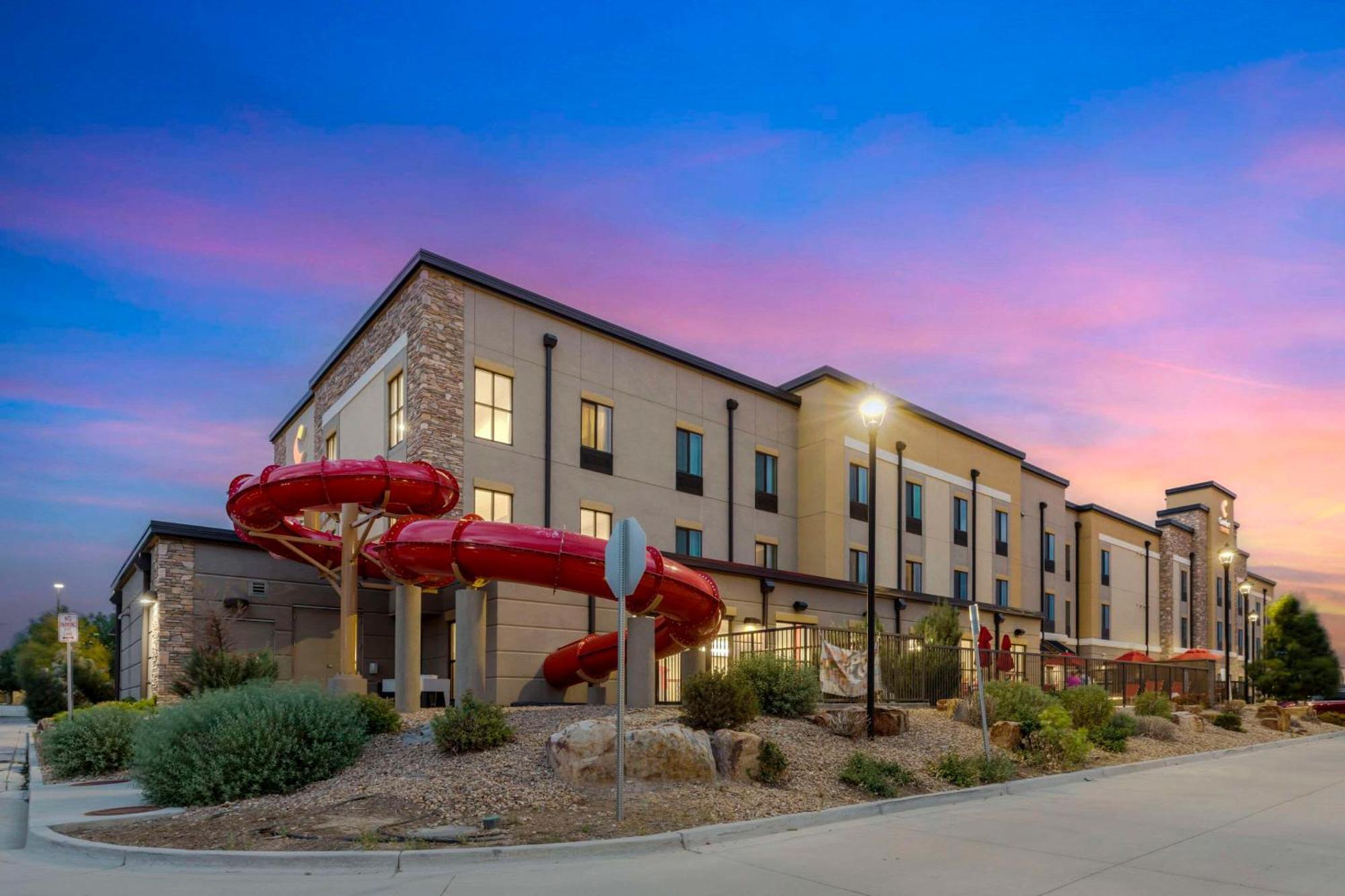 Comfort Suites Loveland Exterior photo